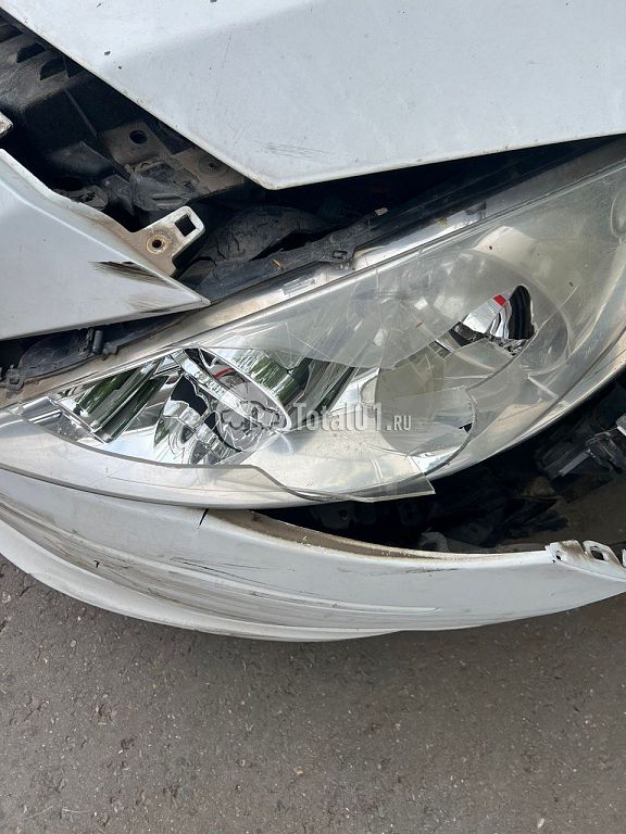 Фото Peugeot 408 14