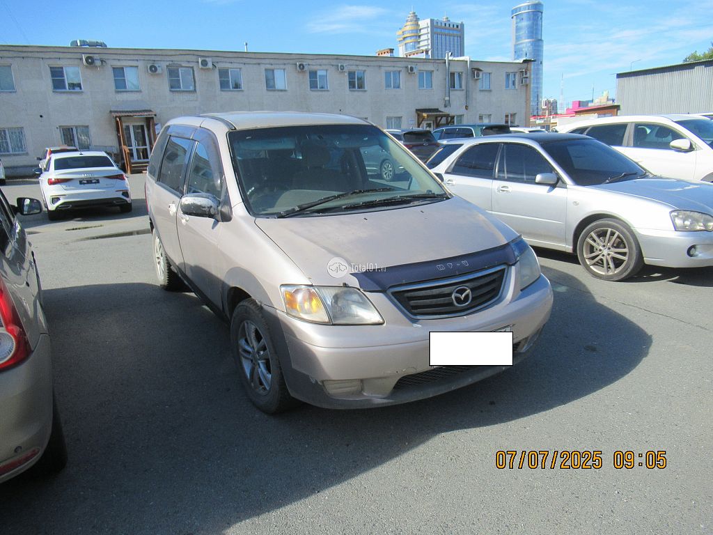 Фото Mazda MPV 2