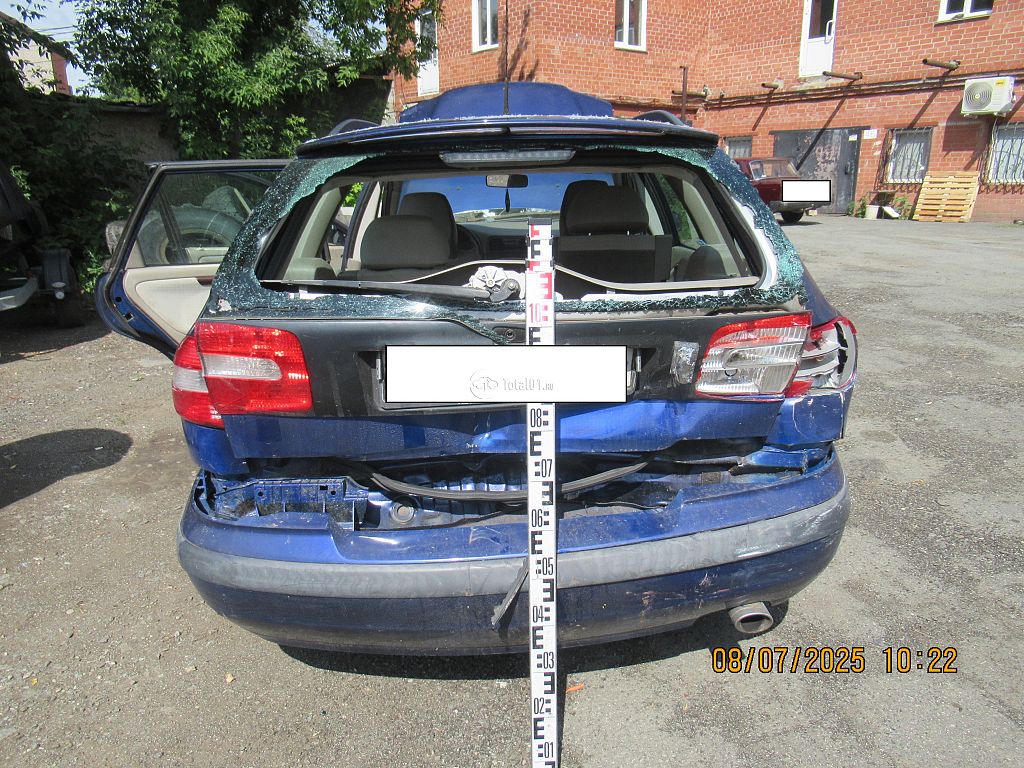Фото Volvo V40 12
