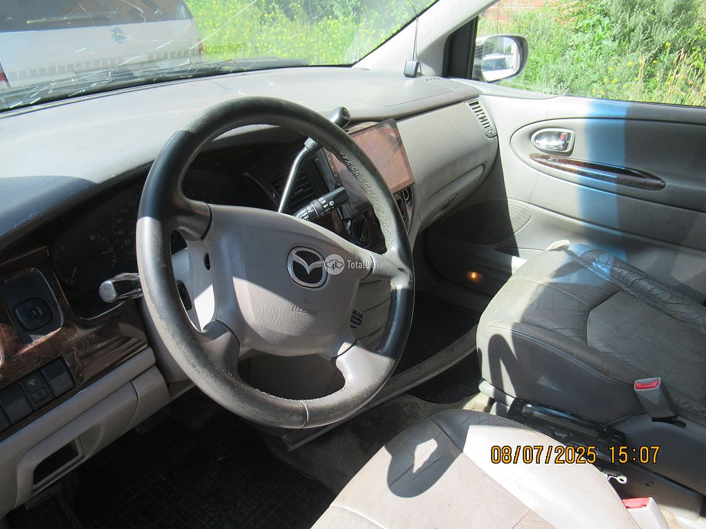 Фото Mazda MPV 14