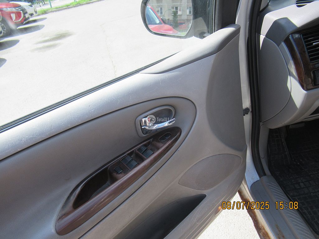 Фото Mazda MPV 16