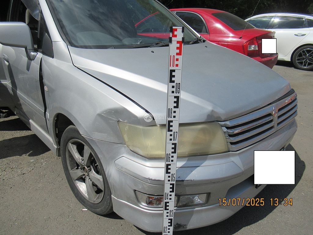 Фото Mitsubishi Chariot Grandis 12