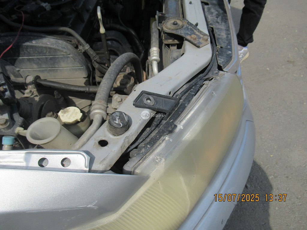 Фото Mitsubishi Chariot Grandis 100