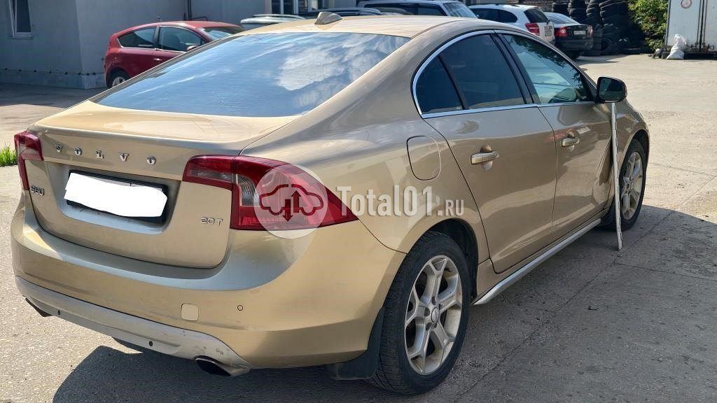 Фото Volvo S60 8
