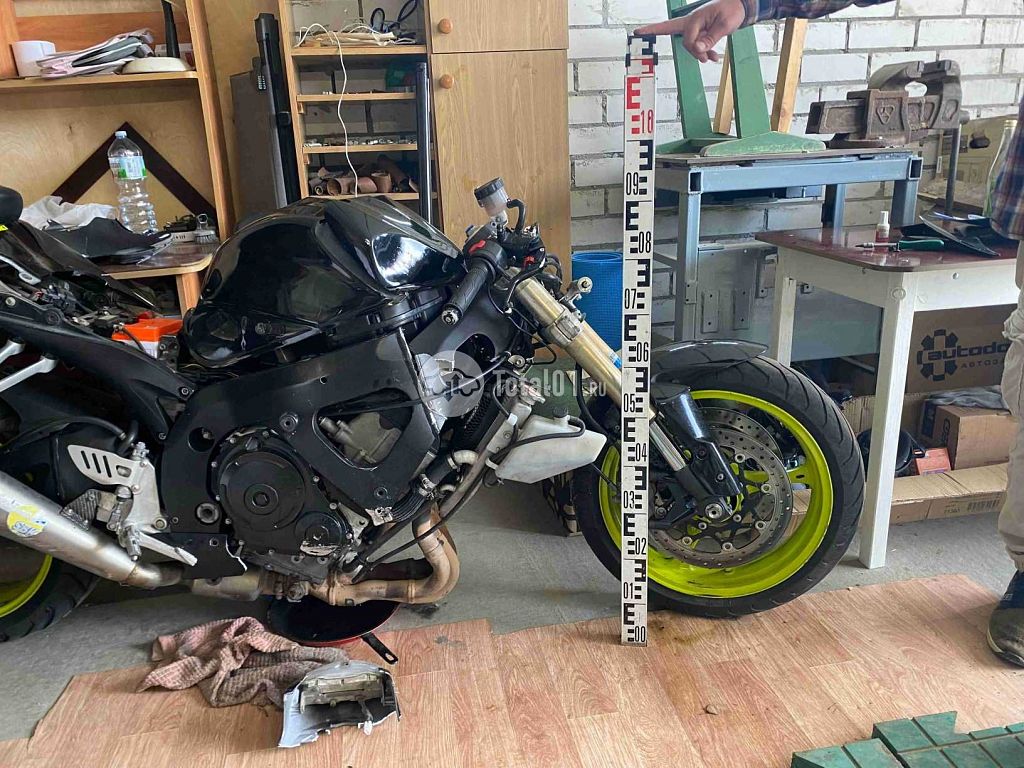 Фото Suzuki GSX-R600 12