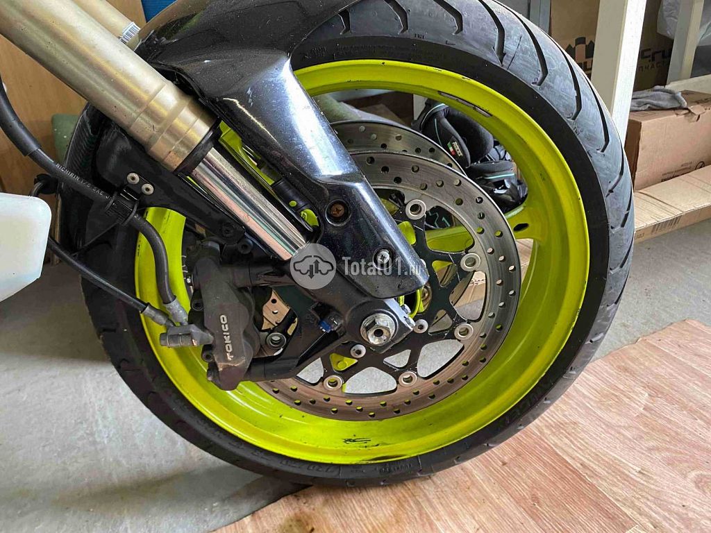 Фото Suzuki GSX-R600 30