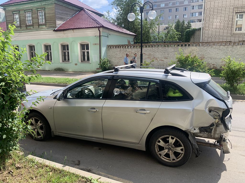 Фото Chevrolet Cruze 10