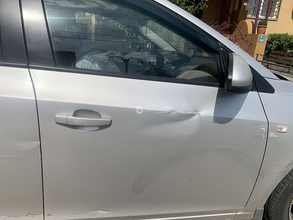 Фото Chevrolet Cruze 28