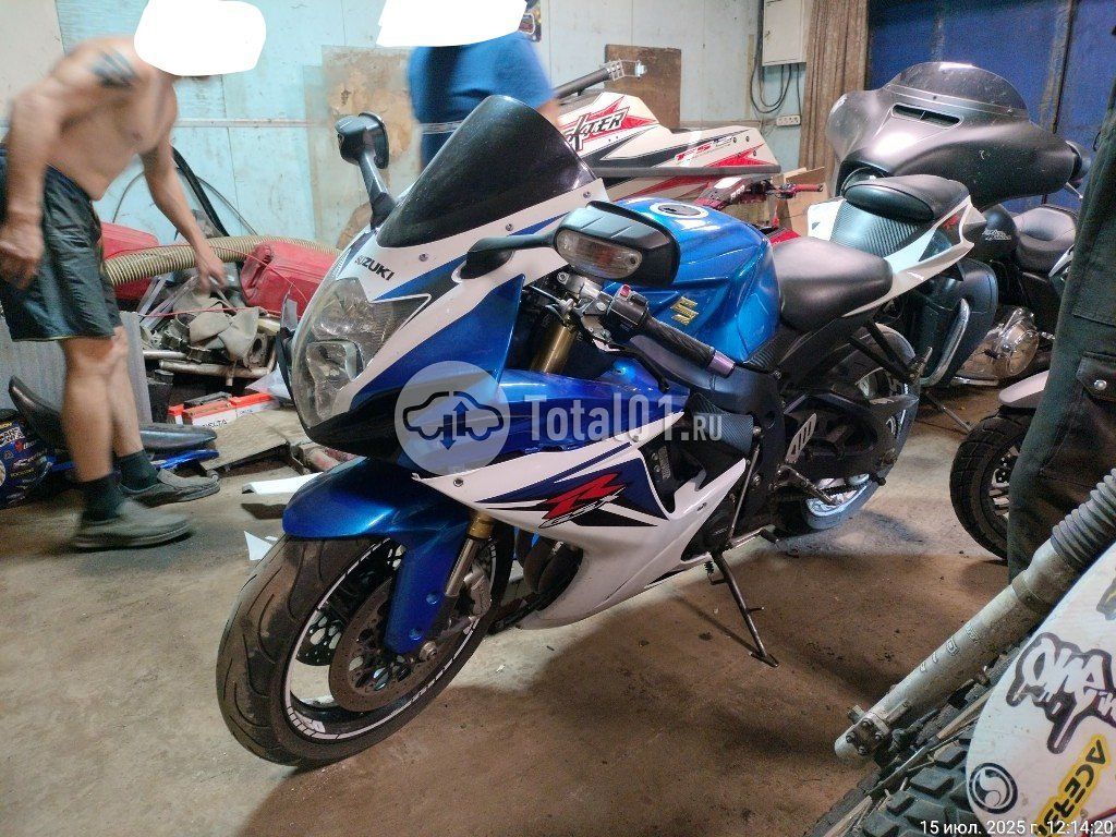 Фото Suzuki GSX-R600 4
