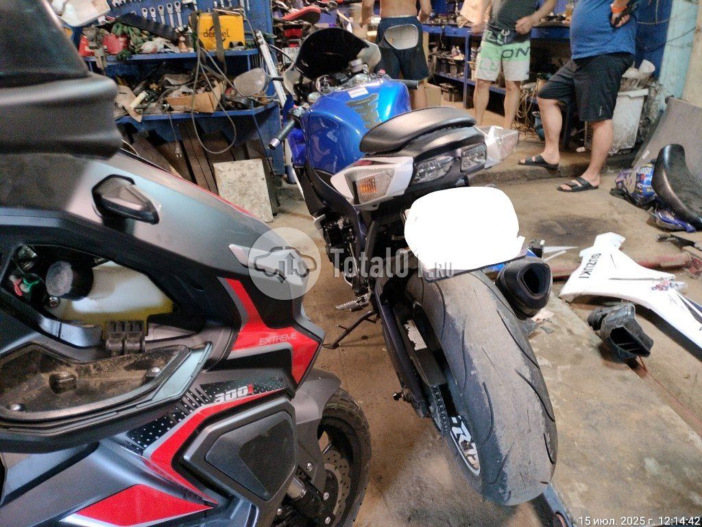 Фото Suzuki GSX-R600 8