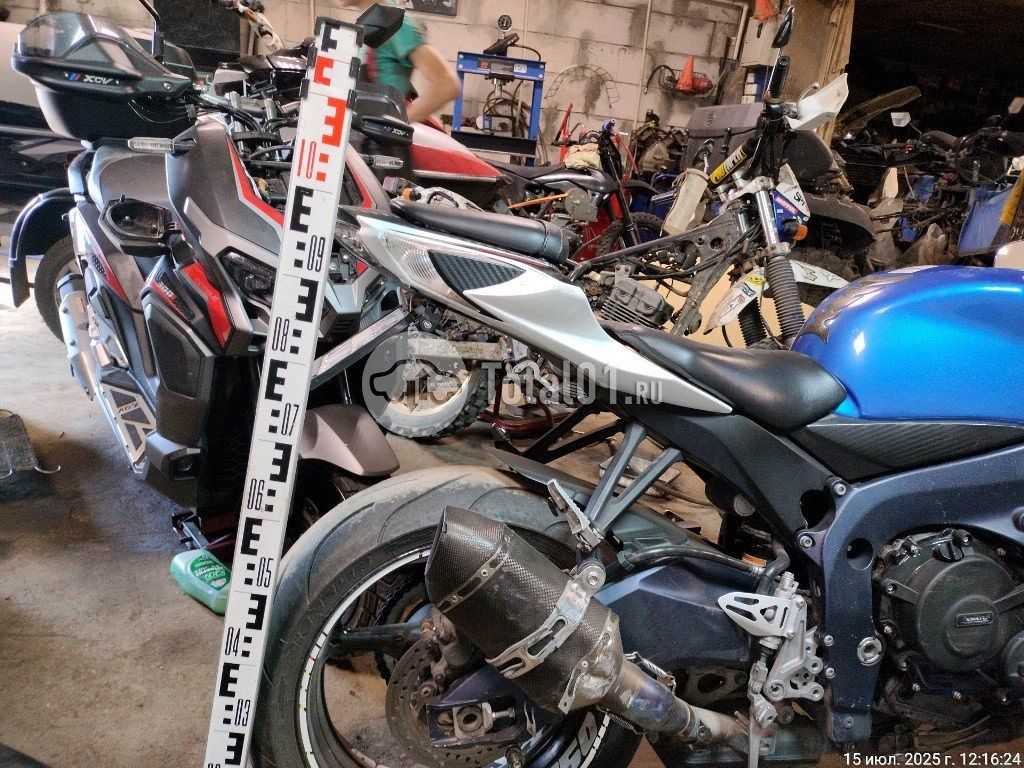Фото Suzuki GSX-R600 20