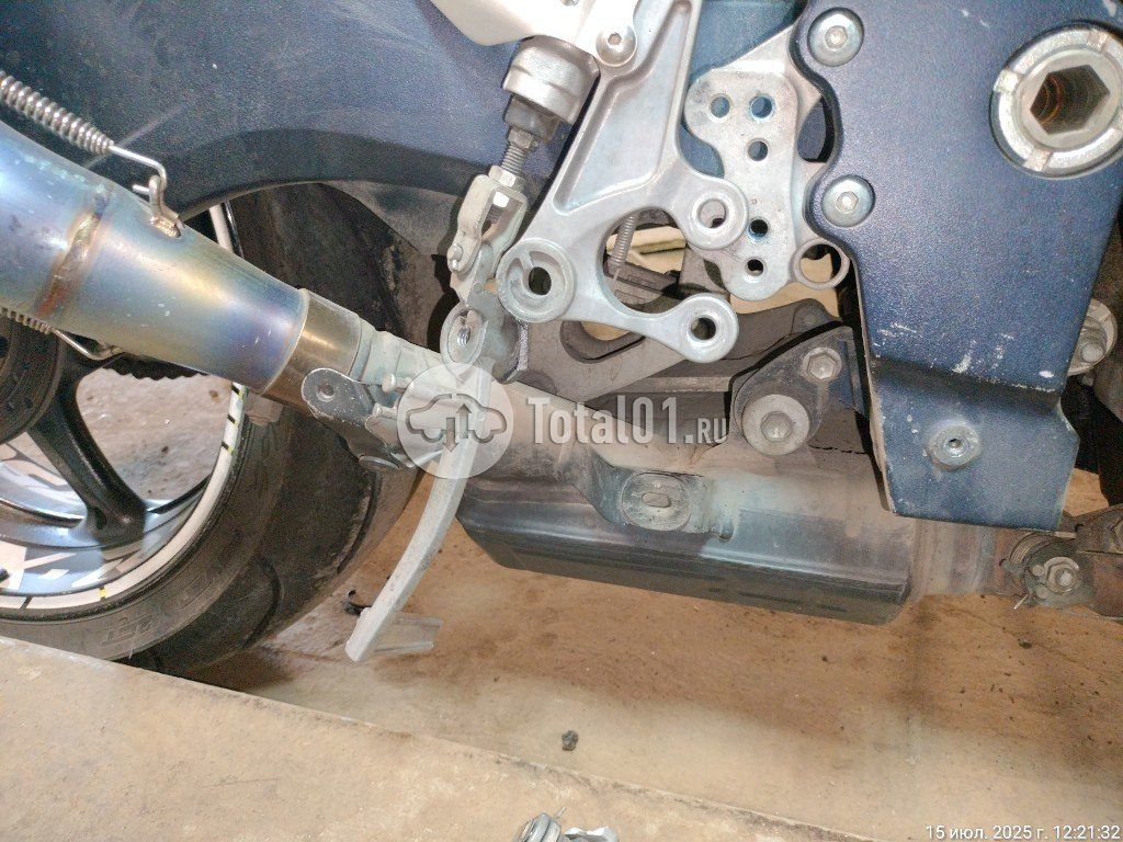 Фото Suzuki GSX-R600 32