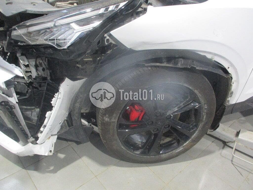 Фото Geely Coolray 382