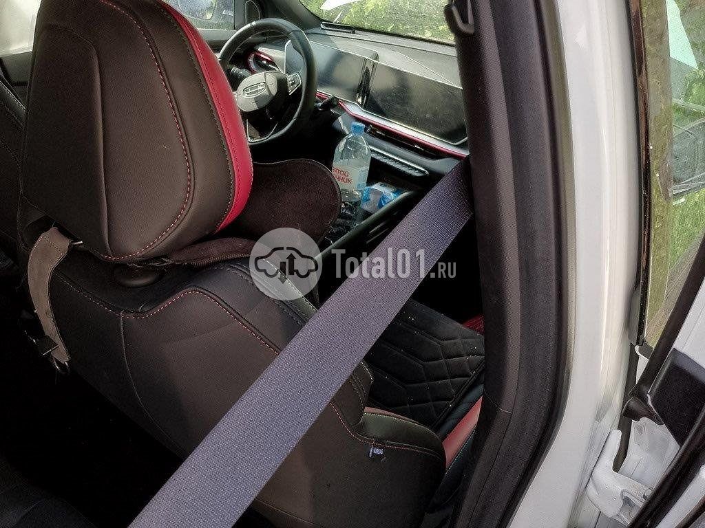 Фото Geely Coolray 820