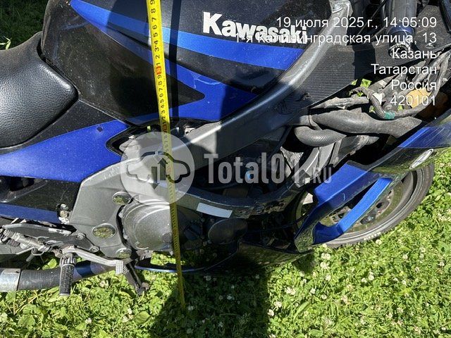 Фото Kawasaki ZZR400-1 24