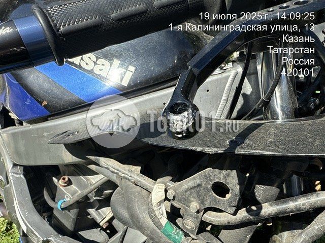 Фото Kawasaki ZZR400-1 60