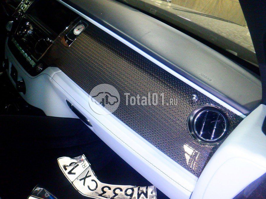 Фото Rolls-Royce Wraith 32