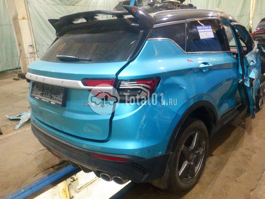 Фото Geely Coolray 14