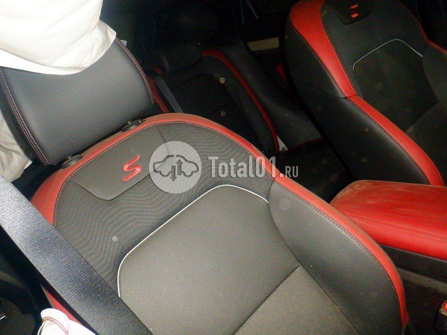 Фото Geely Coolray 26