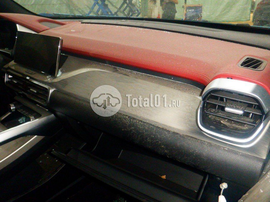 Фото Geely Coolray 30