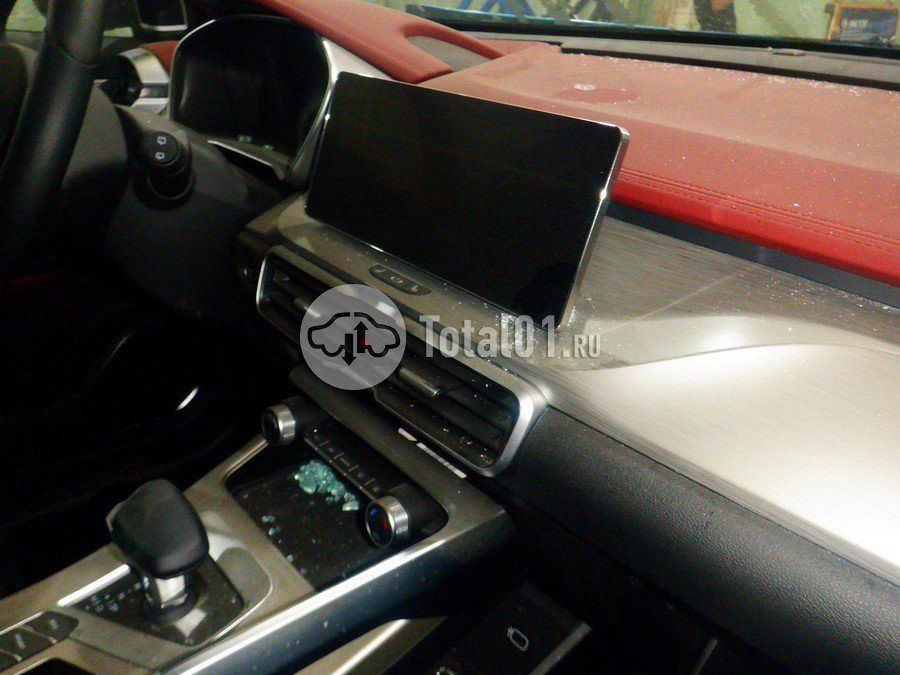 Фото Geely Coolray 32