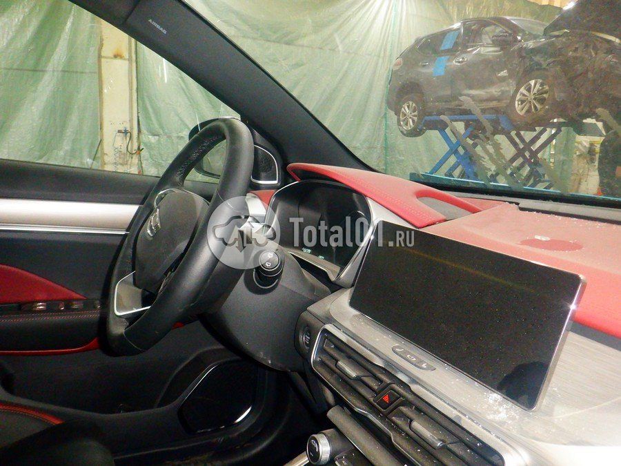 Фото Geely Coolray 36