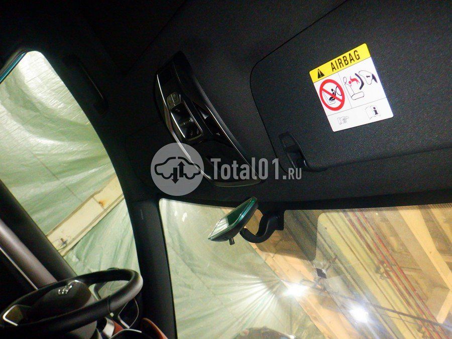 Фото Geely Coolray 38