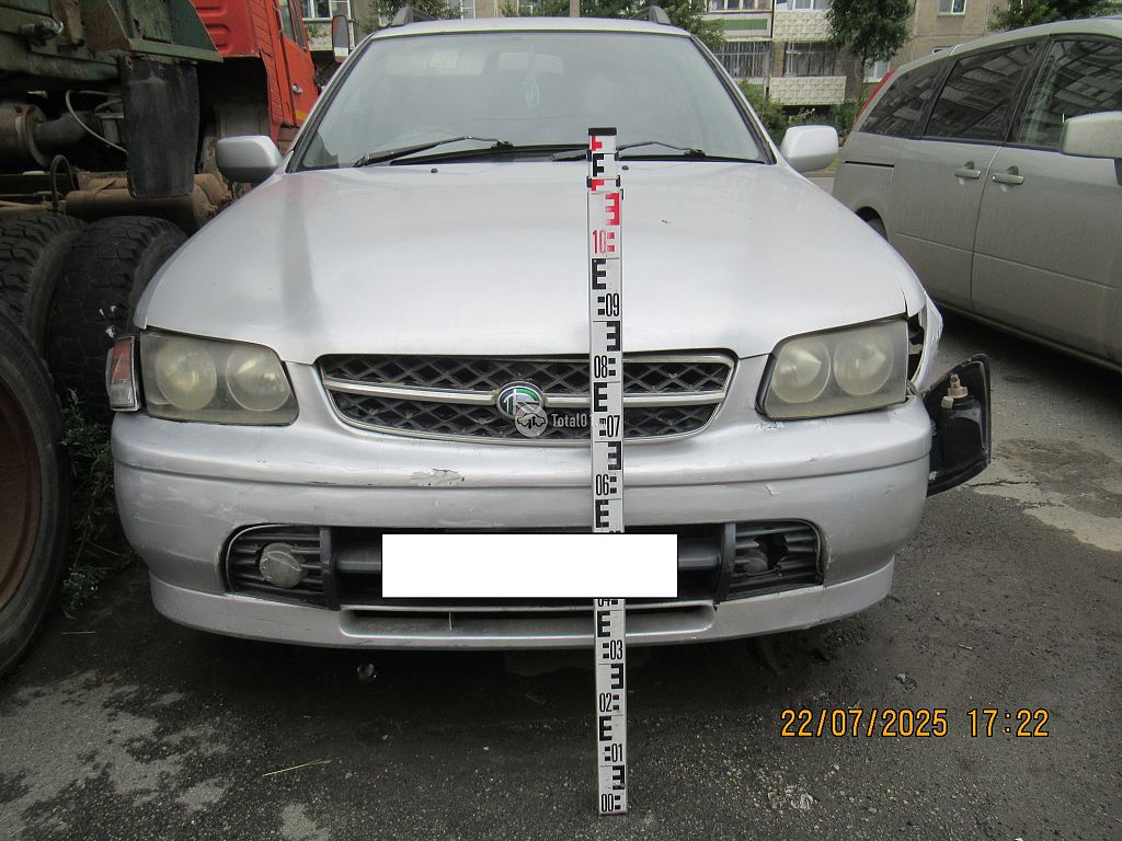 Фото Nissan R Nessa 10
