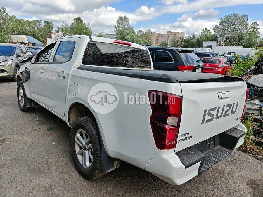 Фото Isuzu D-Max 28
