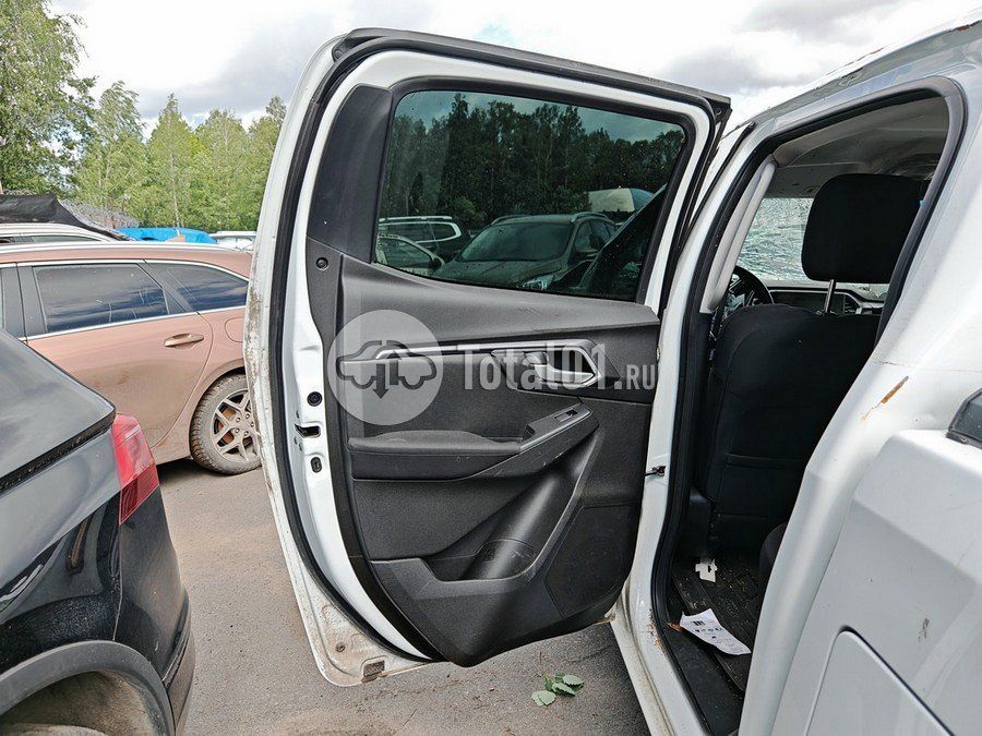 Фото Isuzu D-Max 148