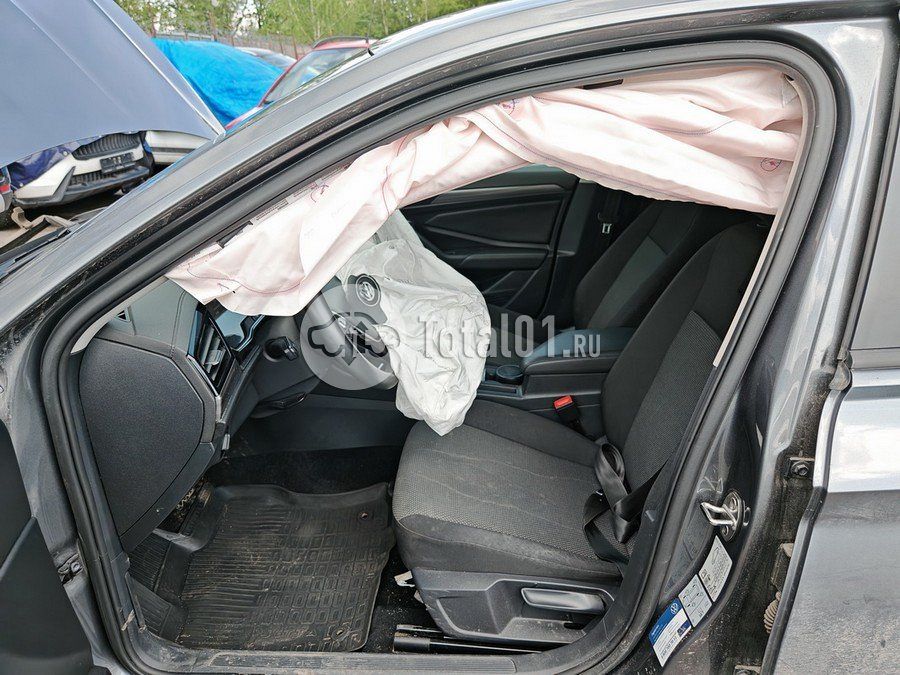 Фото Volkswagen Jetta 74