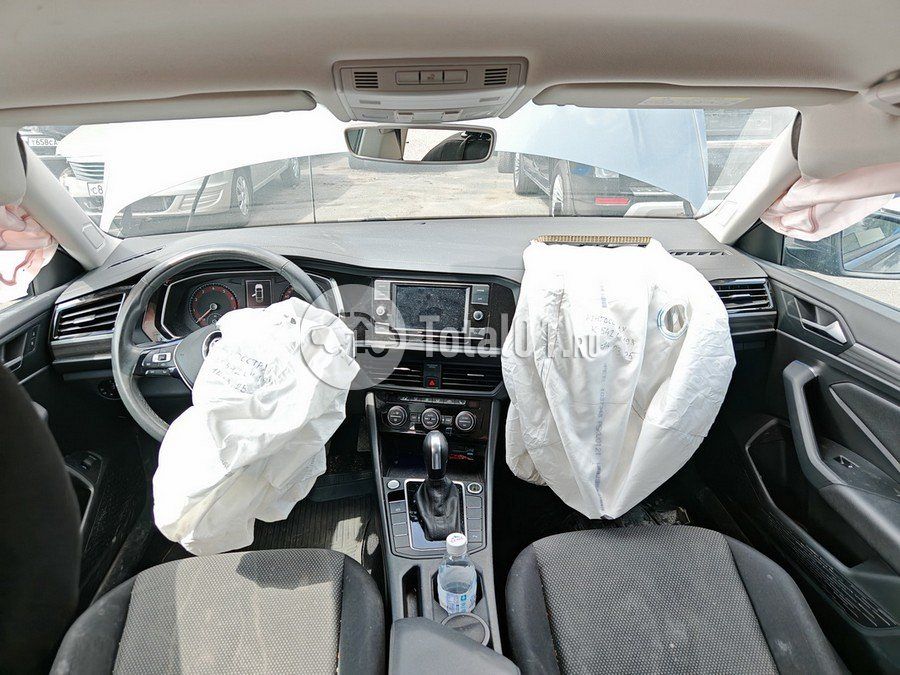 Фото Volkswagen Jetta 102