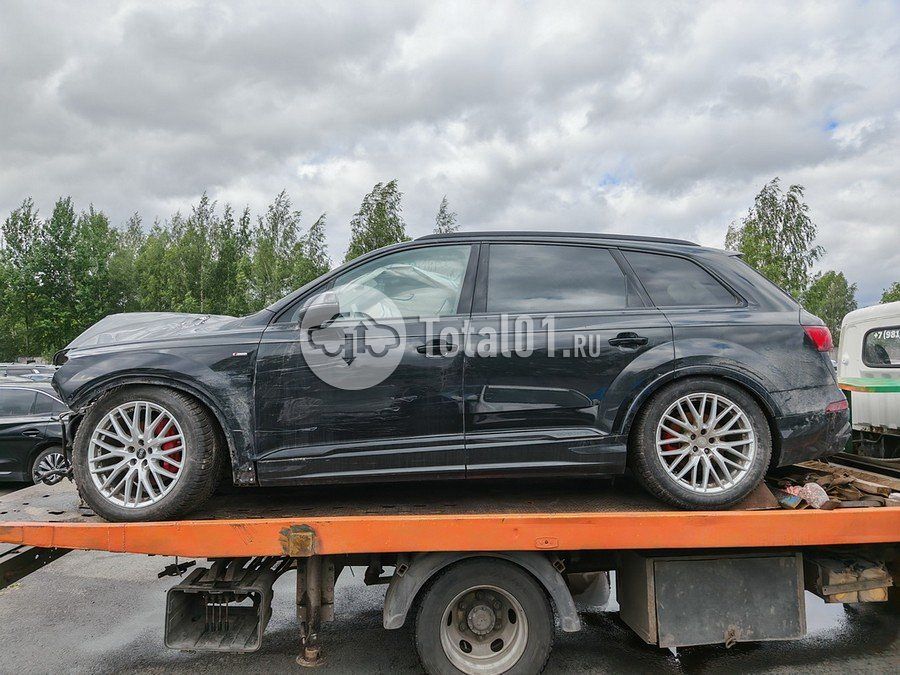 Фото Audi Q7 2