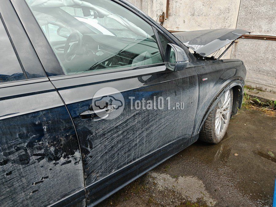Фото Audi Q7 40