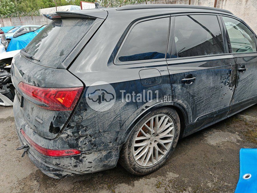 Фото Audi Q7 44