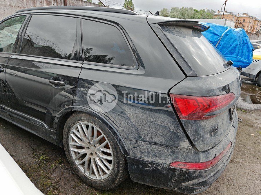 Фото Audi Q7 50