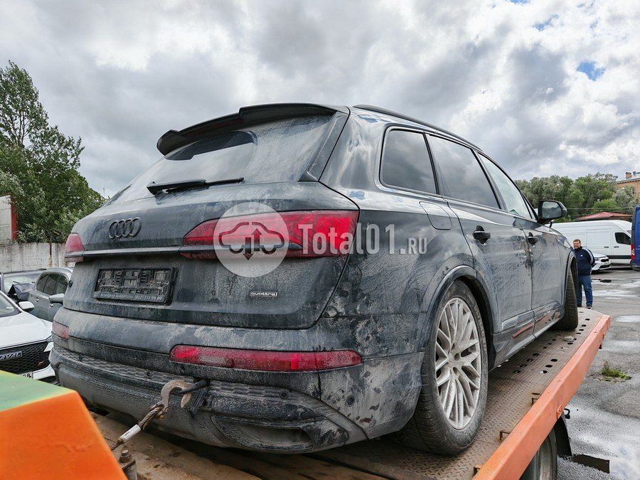 Фото Audi Q7 80