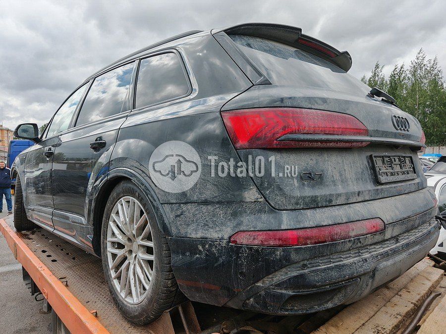 Фото Audi Q7 102