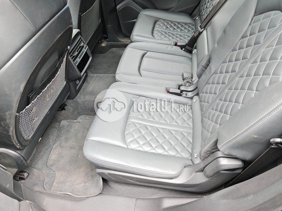 Фото Audi Q7 128