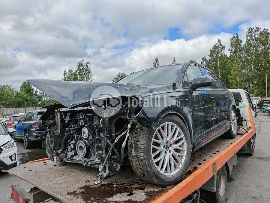 Фото Audi Q7 146