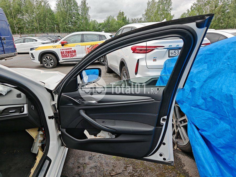Фото BMW 5 серия 130