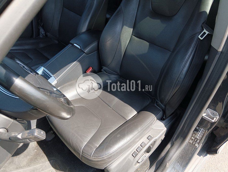 Фото Volvo XC60 70