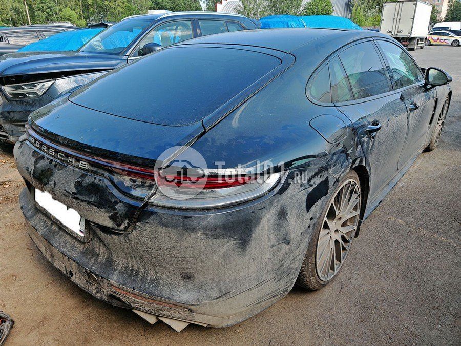 Фото Porsche Panamera 4 12