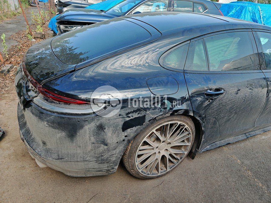 Фото Porsche Panamera 4 38