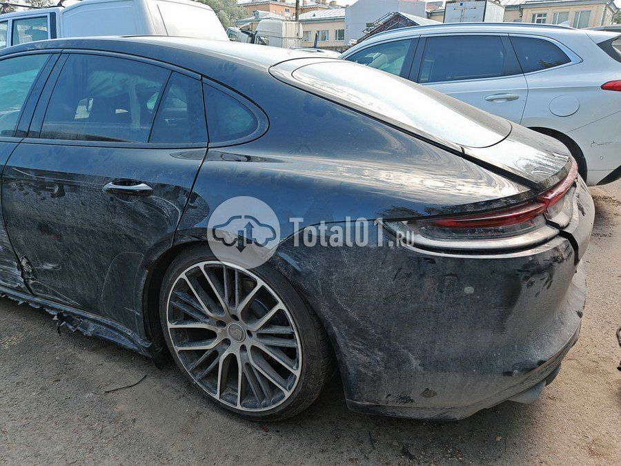 Фото Porsche Panamera 4 44