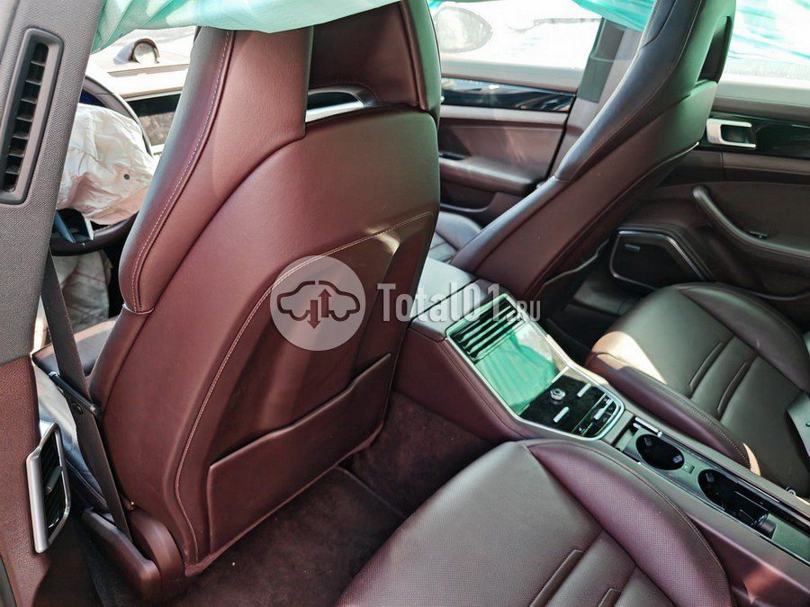 Фото Porsche Panamera 4 98