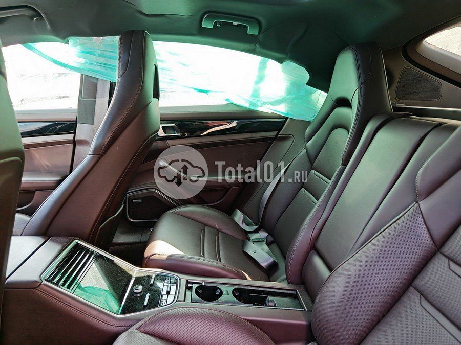 Фото Porsche Panamera 4 102