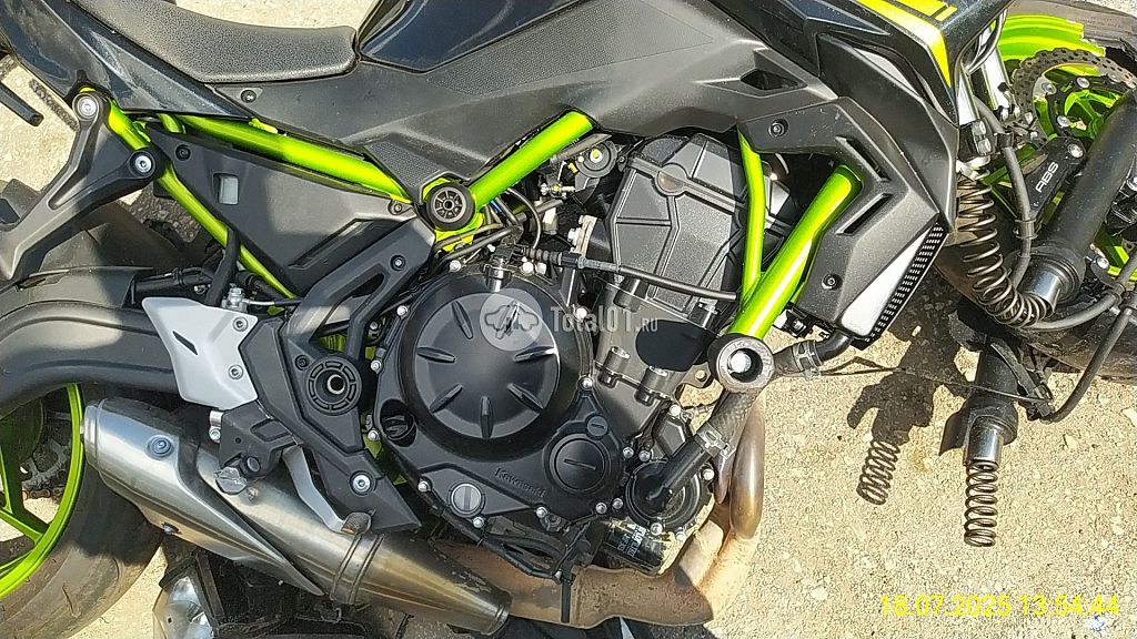 Фото Kawasaki Z650 38