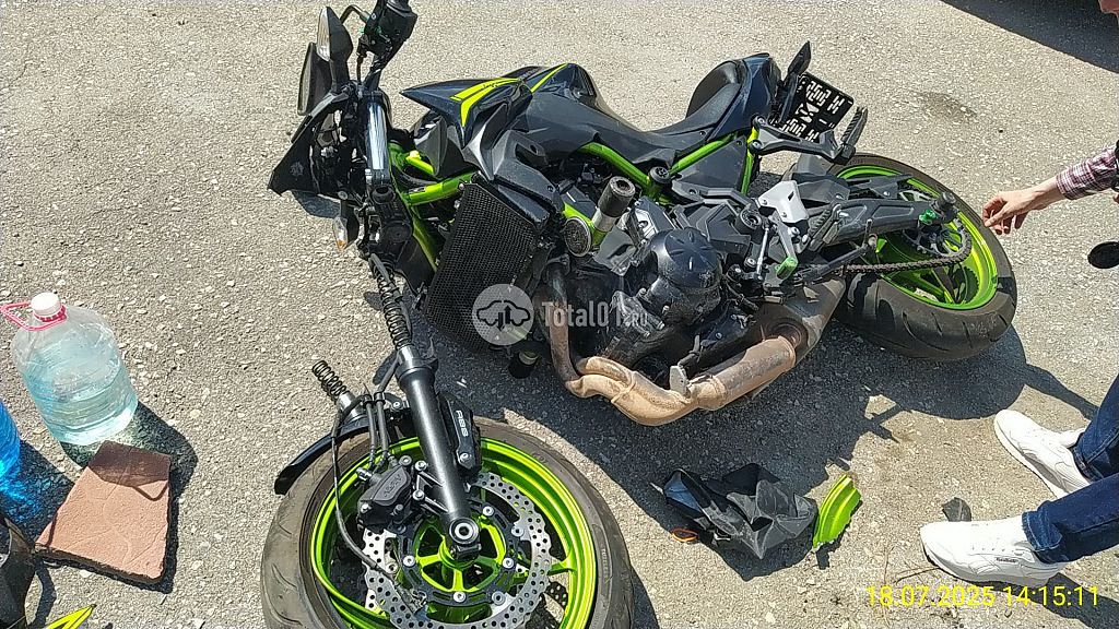 Фото Kawasaki Z650 74
