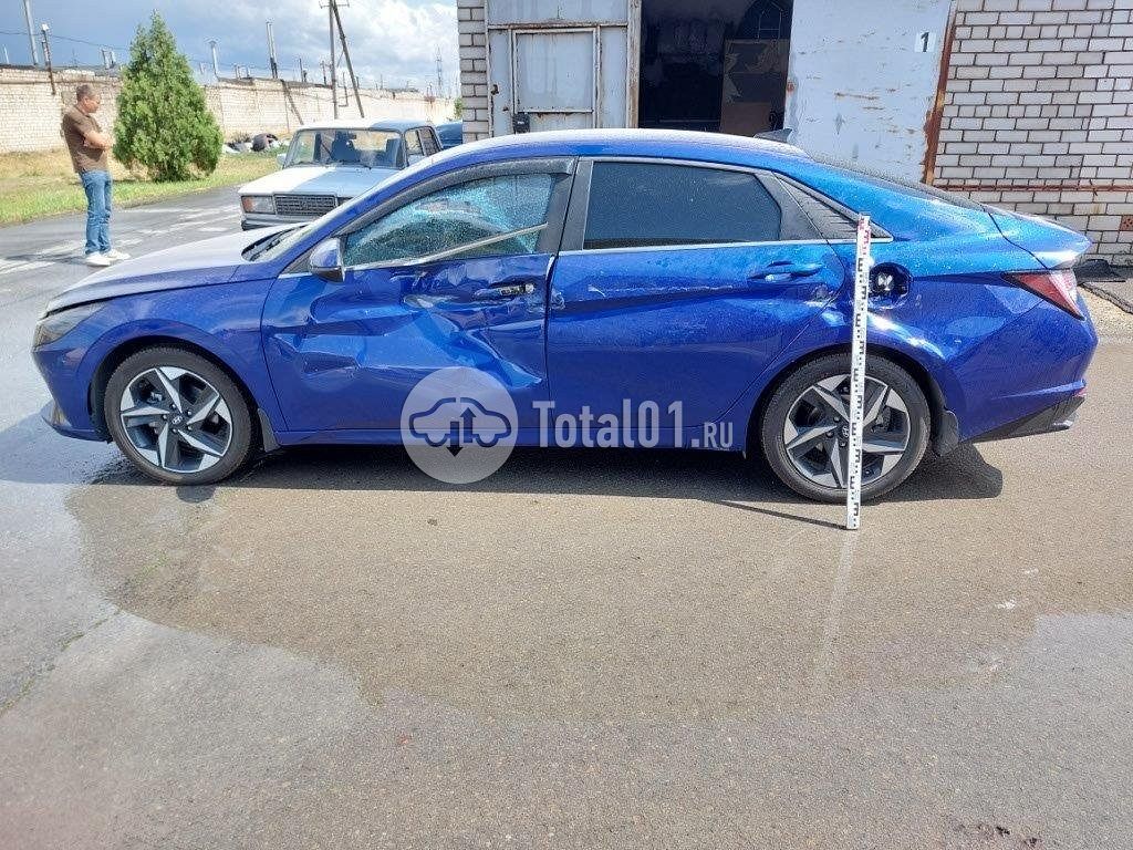 Фото Hyundai Elantra 12